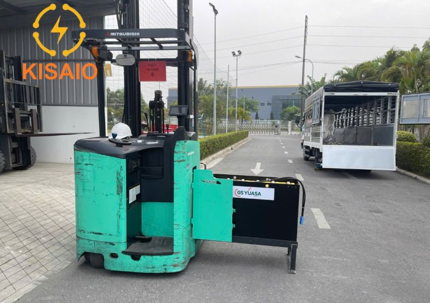 Ắc quy xe nâng GS VSF3A, ắc quy chuyên dụng cho xe nâng Reach Truck. Công nghệ tân tiến từ GS Yuasa Nhật Bản, độ bền 6 năm, bảo hành 18 tháng.