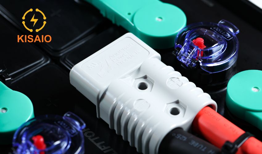 Bình điện LIFTTOP trang bị giắc nối chính hãng giúp bảo vệ thiết bị của bạn an toàn hơn.