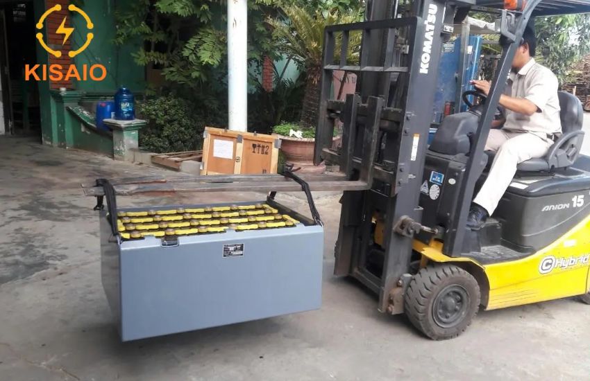 Ắc quy xe nâng GS Yuasa VGD600 , thương hiệu hàng đầu đến từ Nhật Bản. Công suất 48V 600Ah, bảo hành lên đến 18 tháng